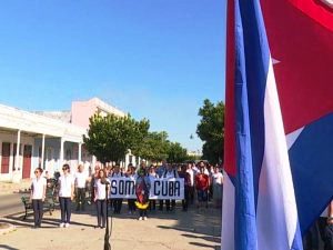 En marcha apretada los universitarios cienfuegueros <a href="/UCMCienfuegos1/">Universidad de Ciencias Médicas de Cienfuegos</a>  <a href="/ucfgos/">Universidad de Cienfuegos Carlos Rafael Rodríguez</a> se reunieron nuevamente para rendirle tributo a sus hermanos caídos el 27 de noviembre de 1971 #MasQueMedicos #SomosCuba <a href="/MINSAPCuba/">Ministerio de Salud Pública de Cuba</a> <a href="/japortalmiranda/">José Angel Portal Miranda</a> <a href="/PerlavisionTV/">Perlavisión TV</a> <a href="/cubadebate/">Cubadebate</a> <a href="/UJCuba/">UJC</a> <a href="/FeuCuba/">FEU de Cuba</a>