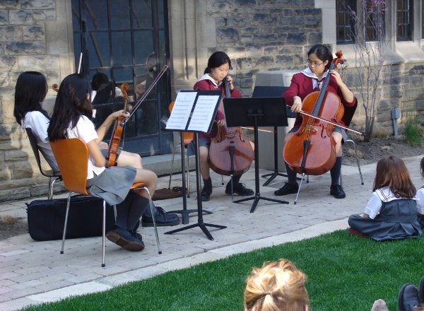 CAISboarding's tweet photo. The boarding school environment exposes students to countless sports, co-curricular and leadership programs. This includes many arts programs in music, theatre, dance and, visual arts.  #experiencemore #boardingisbetter https://t.co/xDqSxvkKBA