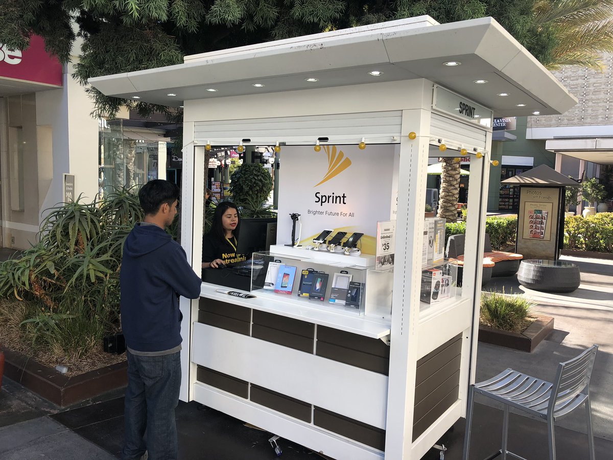 New Kiosk in #Chulavista come see Mariana and get the #LGV40 hook up! 555 broadway Chula Vista <a href="/bradhervey/">Sanko GameCorp ©</a> @Pincus_NEast