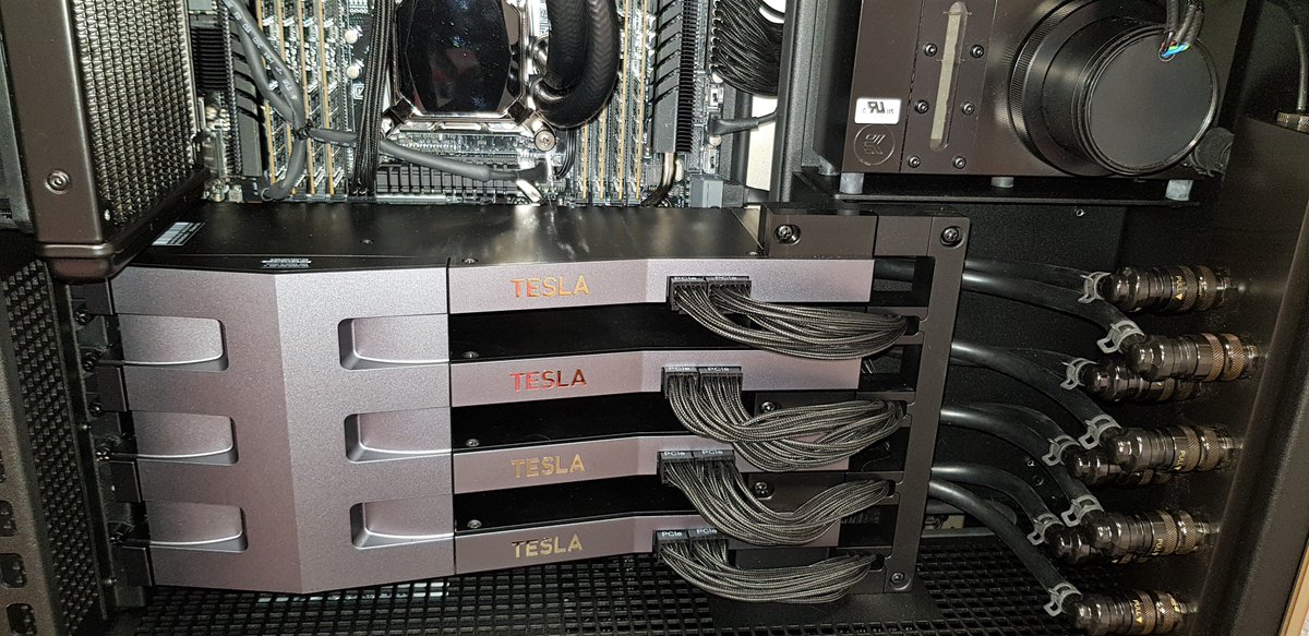 VincentPFLEGER's tweet photo. Le #Watercooling concerne aussi bien les #GPU que le #CPU !! Mettez 500 Teraflops sous votre bureau ! https://t.co/3eXZvBJLM4