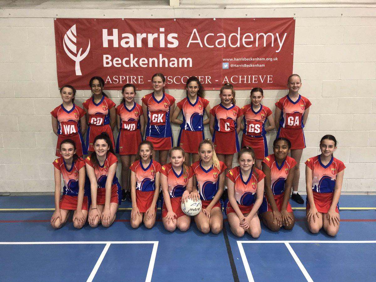 Well done to the U13 A and B teams for tonight’s fixtures against @HarrisBromley 🏐 1 win and 1 loss 👏🏼 #alwaysprogressing #raisingthebar