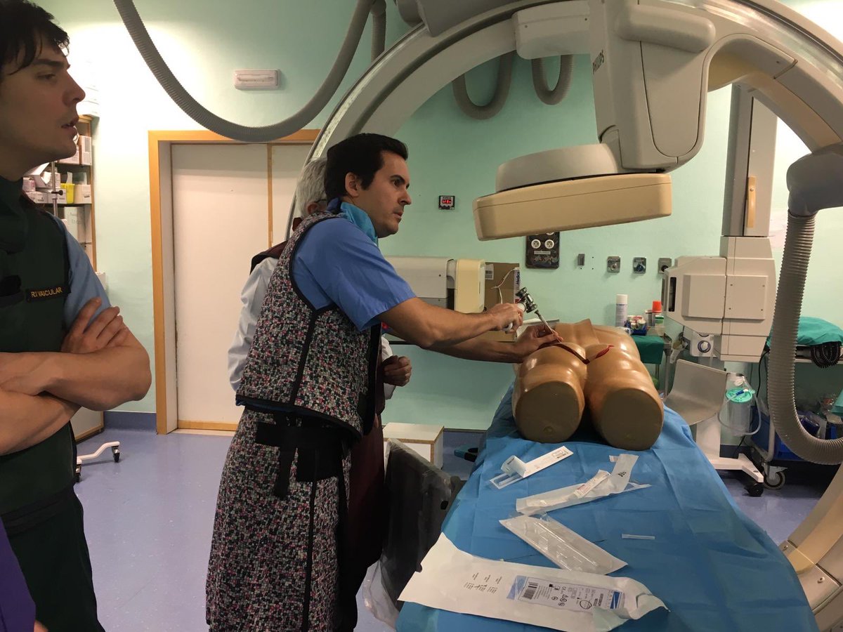 LogsaGrupo's tweet photo. Ahora mismo se está desarrollando la MasterClass de Tratamientos mínimamente invasivos de columna en el Hospital Miguel Servet de Zaragoza #PLDD #Neolaser #Radiología #vertebroplastia #termoablación https://t.co/arko4PkamT