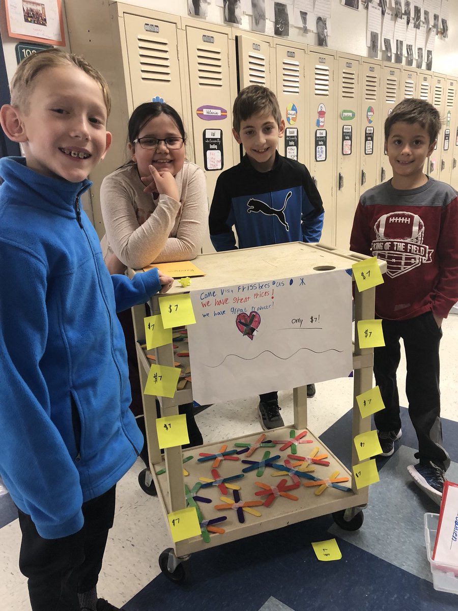 suzie_rocha's tweet photo. Frisbees-R-Us: “We have great prices! We have great products!” #D59LEARNS #mathbusiness https://t.co/eHrSZsRgbP