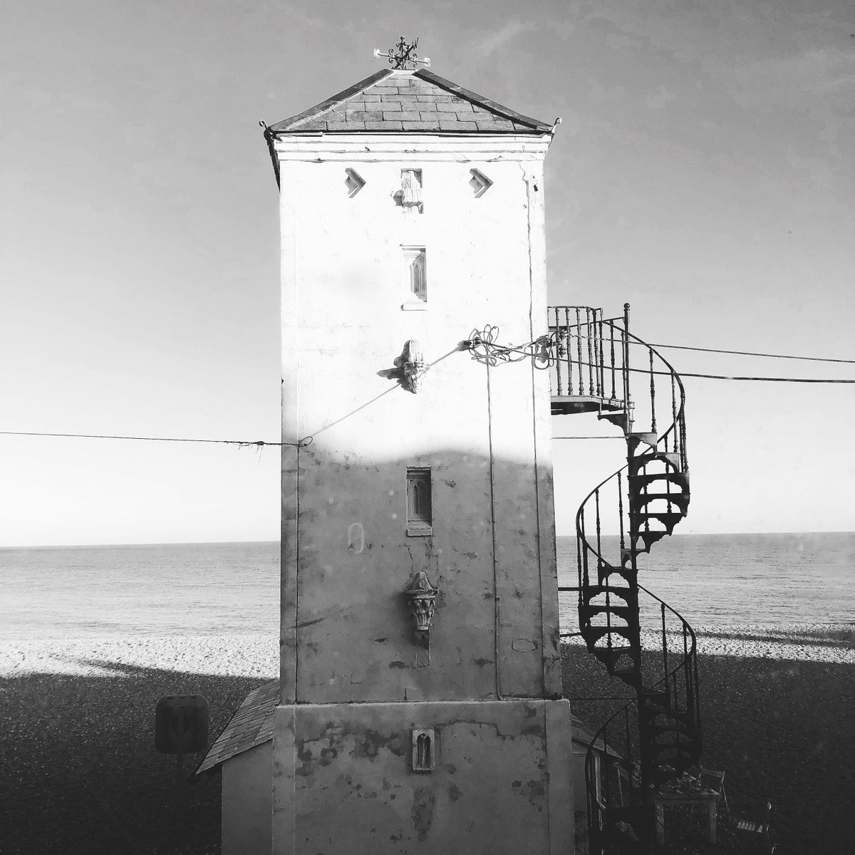 francesshelley's tweet image. Thank you @Aliveintheuniverse for letting us shoot here - this place inspires me @zerogravitypix 

#inspirationalplaces #tower #createstuff #makemusic #bythesea