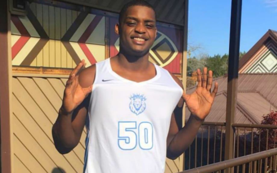 Blavity's tweet photo. #KalinBennett just alley-ooped his way into the history books and we're here 👏🏿 for 👏🏿 it 👏🏿 A #KentState recruit became the first basketball player with autism to receive a D1 scholarship 🏀 https://t.co/hPJvwdQo9H https://t.co/au67TxOrPu