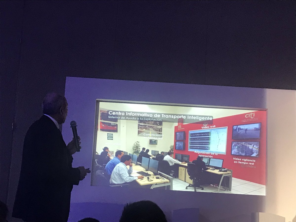 eveloredo's tweet photo. “Panel Nuevas tendencias tecnologícas en transporte” @guillermocalderon Director general metrobús CDMX #Thalesday2018 @metrorey @WRIMexico https://t.co/DUJikGYOh6