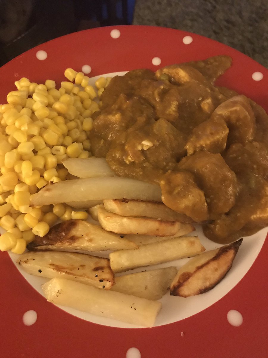 SWwithSonya's tweet photo. Well for someone who doesn’t like mushy peas and baked beans........I loved this mushy pea curry 😍 #Slim4Xmas #slimmingworldchips #curry @SlimmingWorld https://t.co/CCDmjCeKzI