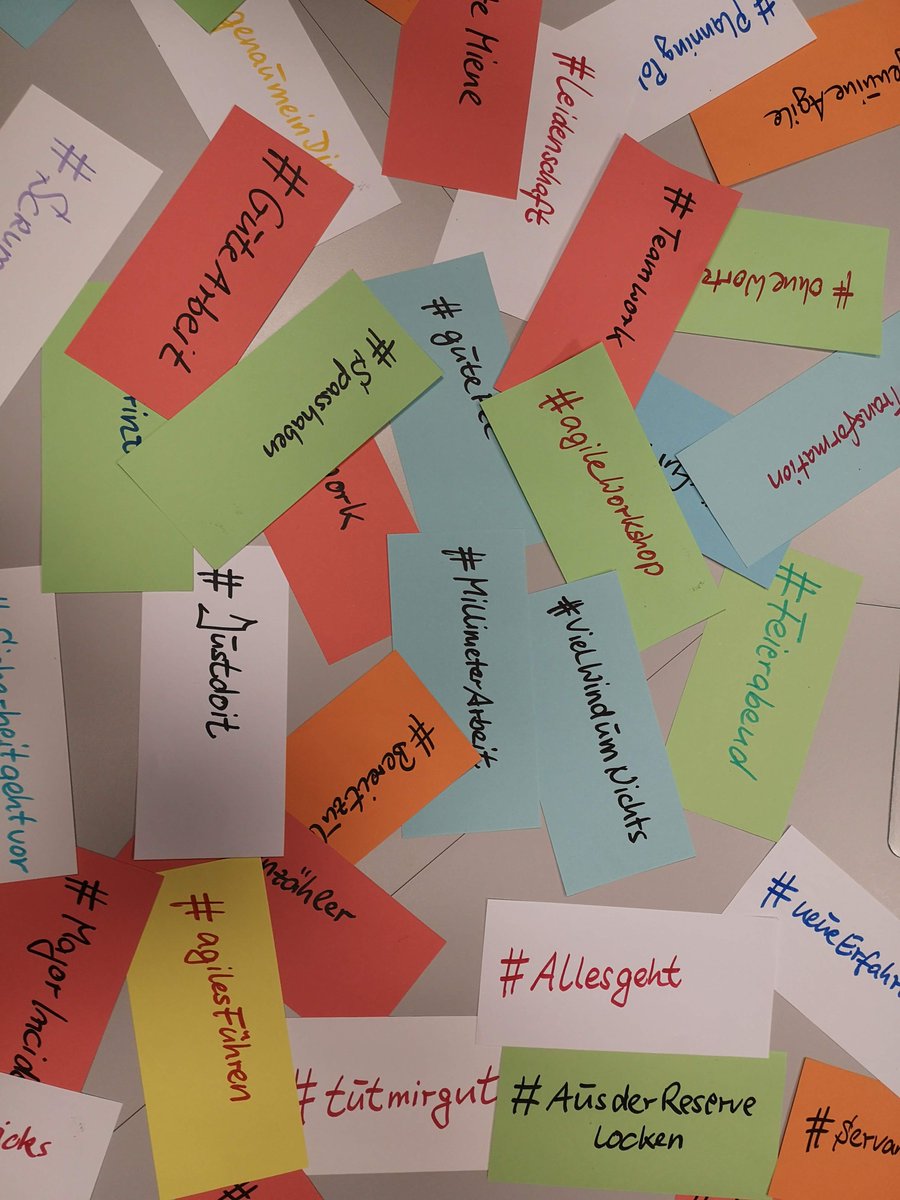 GenuineAgile's tweet photo. Wieder ein kurzweiliger Tag mit tollen Teilnehmern beim User Story Workshop für Westnetz. Danke - es hat Spass gemacht #Scrum #agile #userstory @Alter_Solutions @agileruhr @Kru666 https://t.co/bP9GdzdW4R