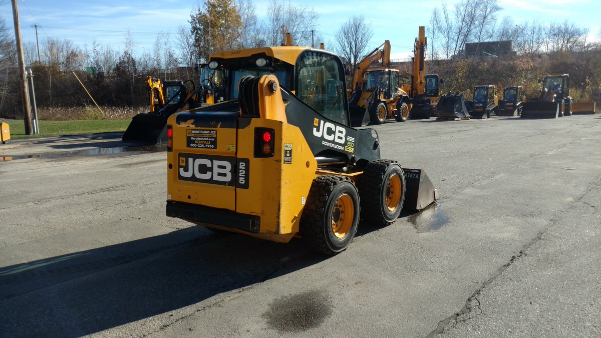AltaEquipNE's tweet photo. #UsedMachineOfTheDay
2012 #JCB 225 #SkidSteer. Cab w/heat & AC, servo controls, high flow, foot throttle, roadlight kit, block heater, parallel lift, hydraulic quick hitch, 72" landscape bucket.
$25,000
#34767: 5,558 hours
888-485-0383
info@northlandjcb.com https://t.co/Wr0ltNToNK