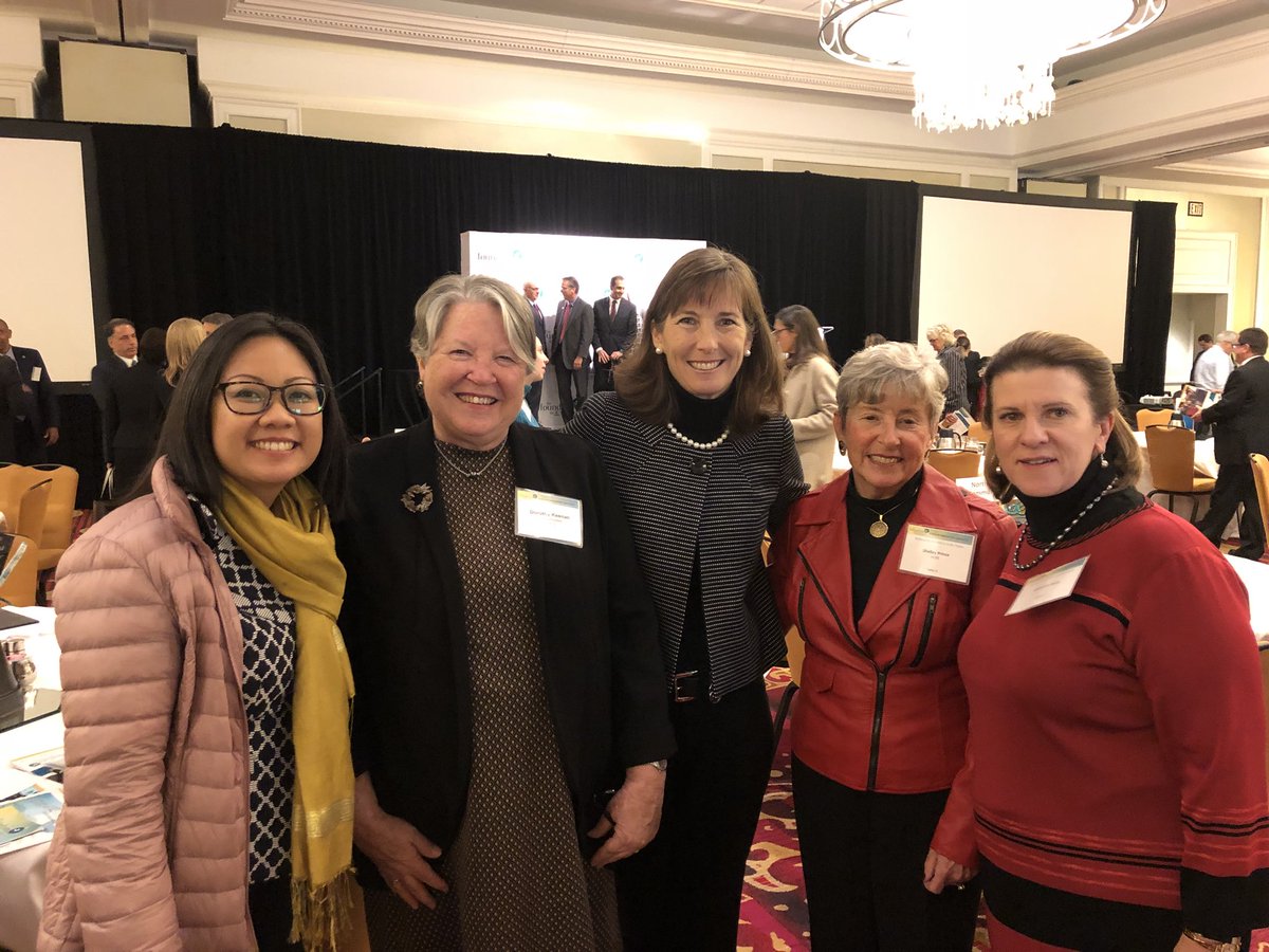 KathyKLTran's tweet photo. Great celebration today of @FCPSFoundation & the business, workforce development & community partners who help nurture our kids & prepare them for the future. Congrats to @socohs & @silverbrookelem in the 42nd District for winning #SOARFCPS teacher grants! https://t.co/JraaBO54Hg