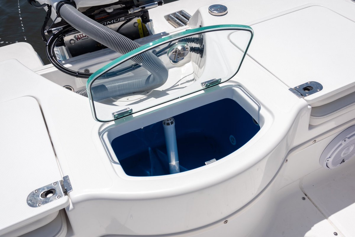 EvergladesBoats's tweet photo. Our #243cc takes the spotlight this #TravelTuesday - see what our industry-leading bay boat has to offer!β¨β¨https://t.co/6aOaAFDuJE
#EvergladesBoats #ReflectsYou β¨@YamahaOutboards @SWSportsman @GarminMarine @boatsdotcom @YETICoolers https://t.co/9fZfwuC1R1