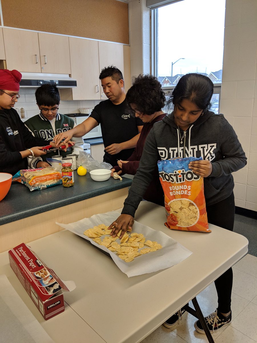 rtmsfrench's tweet photo. @COY_Peel Practising numeracy skills while making yummy recipes #reallifemath #apps #whoshungry https://t.co/XV7k134wwY
