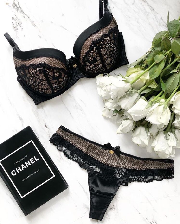 BouxAvenue's tweet photo. Sometimes it’s best to just keep it simple 🖤 Love Miss B x 💕 #bouxeverafter #bouxavenue #lingerie #lacelingerie #chicstyle 

Shop bra >> https://t.co/7An7anYtLi https://t.co/XXN7Rvge2w