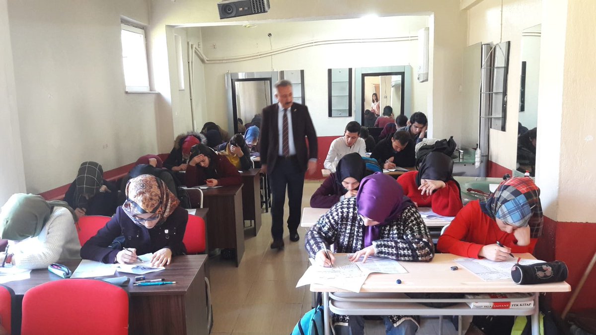 Halk Eğitimi Merkezi Müdürlüğümüz bünyesinde devam eden DYK kursundaki öğrencilere deneme sınavı yapıldı.
tatvanhem.meb.k12.tr/icerikler/halk…