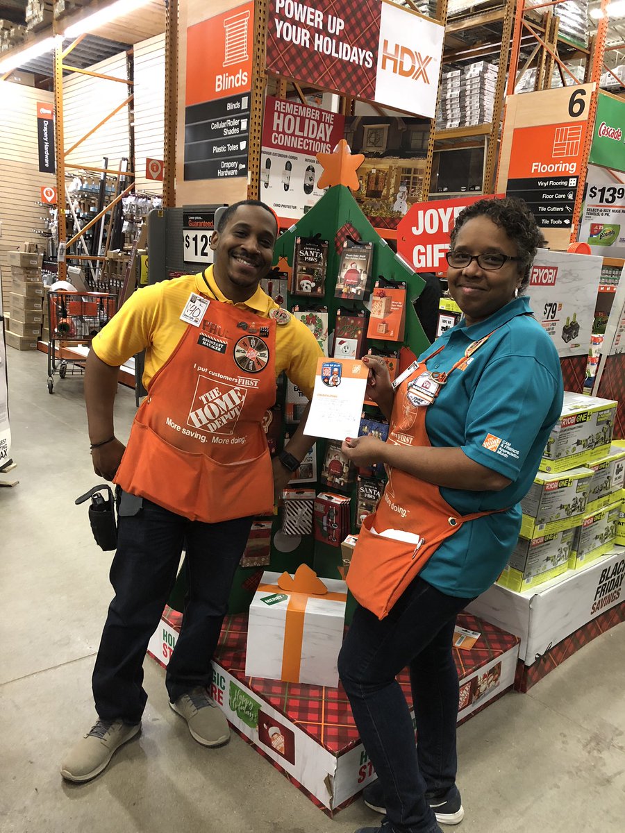 Awesome Job Zena Special Services Supervisor. Living our values everyday by Doing The Right Thing! Staying over an extra 3 hours to help assist with Prep Black Friday Ad.  Thank You!🤝😀