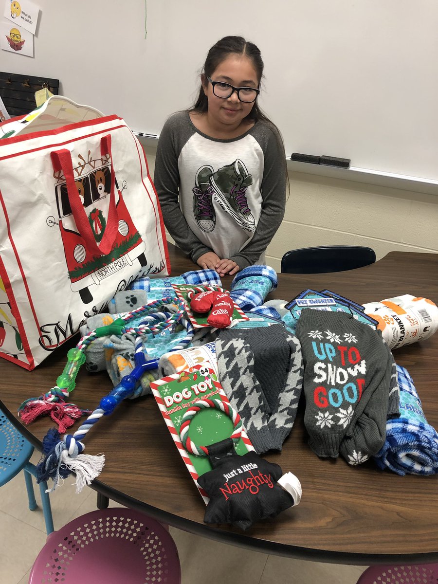 deannpenadeann's tweet photo. 5th graders have giving hearts! @NISDHenderson #thisisHenderson https://t.co/GBsIgSKOru