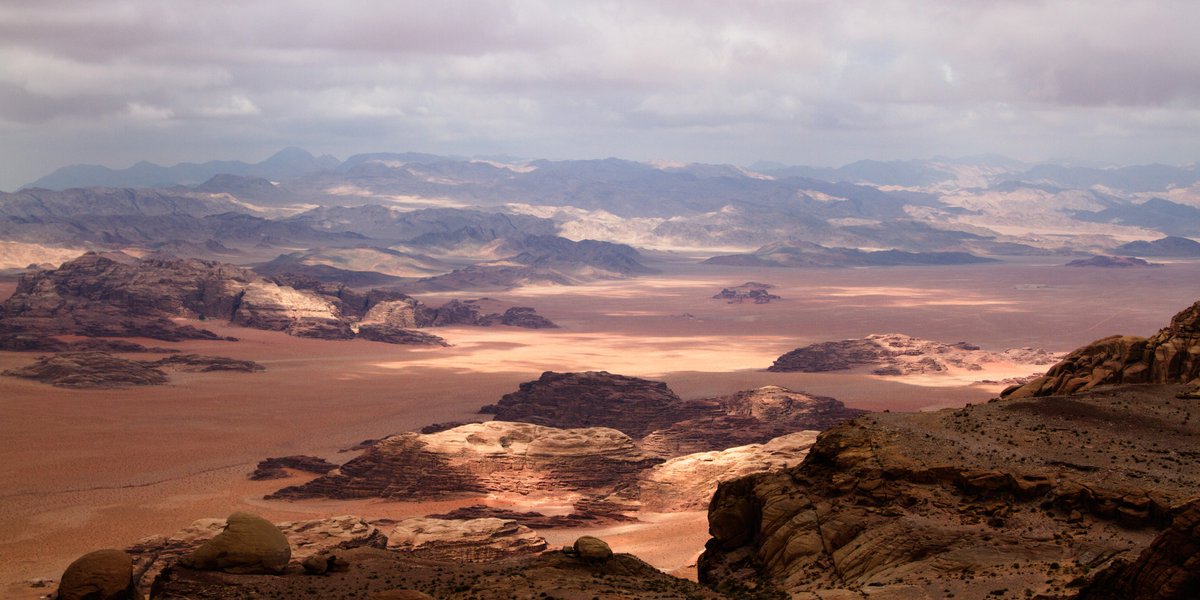 #وسم يتابع حالة جوية قوية في منطقة #تبوك #المدينة وسواحلها خلال يومي الخميس والجمعة.

وتؤثر هذه الحالة الجوية على #حائل و #الجوف بشدة أقل.

مستويات #التنبيه.. البرتقالي والأحمر.

#وسم #نظام_سيل #السعودية