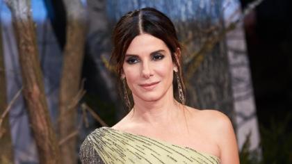 sbullockweb's tweet photo. Sandra Bullock arrives at "Bird Box" Premiere in Berlin, today. https://t.co/WiBiklZgHd
