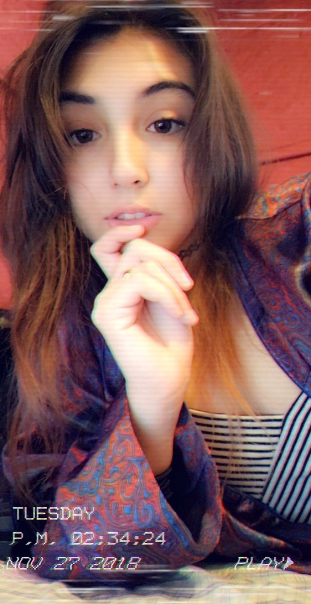 NipplesNPie's tweet photo. Catch me online @NerdGirlNicole 
Letz play
Link in bio
#onmfc #natural #nativegoddes #camgirl https://t.co/FT1SCK3k5f