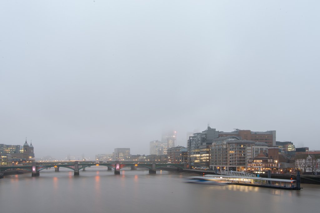 VerboseRupert's tweet photo. Not quite the beautiful sunrise I'd hoped for this morning on the Millennium Footbridge. #foggy #dawn #london  #fog #nature #landscape #clouds #moody #travel #outdoors #mist #milleniumbridge  #uk #londoncity #streetphoto #thisislondon #cityscape #home https://t.co/H7xSFuiOYt
