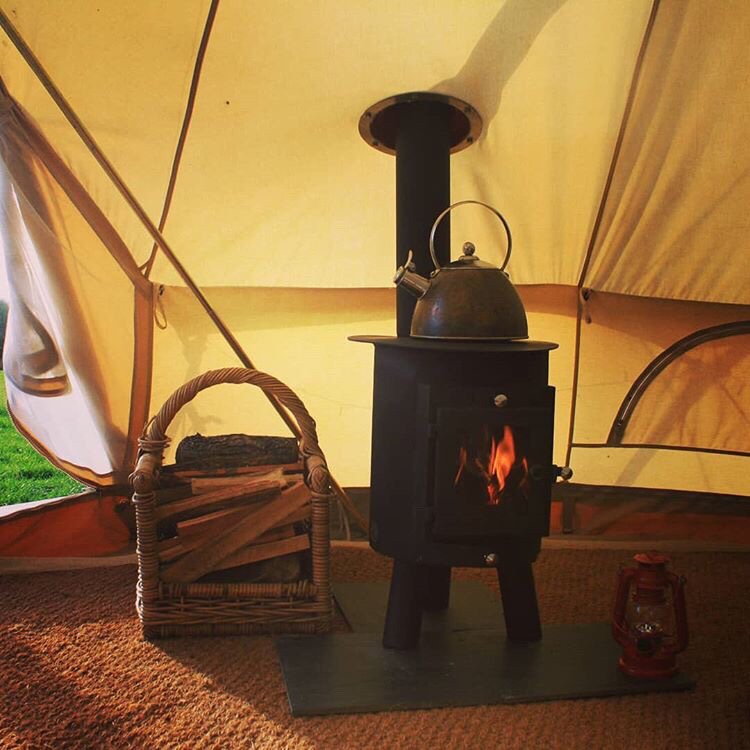 CAMPING | Introducing The New Outbacker® Hygge Stove From Bell Tent <a href="/Belltentbtique/">Bell Tent Boutique</a> campingwithstyle.co.uk/camping-introd… #camping <a href="/outbackerstoves/">Outbacker Stoves</a> #glamping