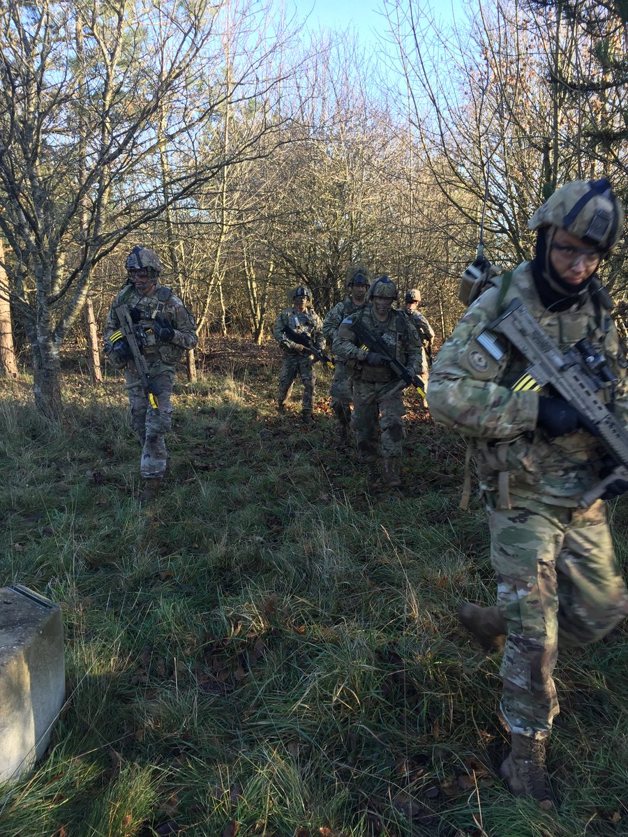 ArmyAEWE's tweet photo. Soldiers from A Co/1-29 IN conduct an offensive operation as part of the British Army Warfighting Experiment, Salisbury Plain Training Area, 26 November 2018. The U.S. Soldiers are using the British SA80 rifle to provide feedback to the U.S. Army on the “Bullpup” carbine design. https://t.co/OXafnx95Bo