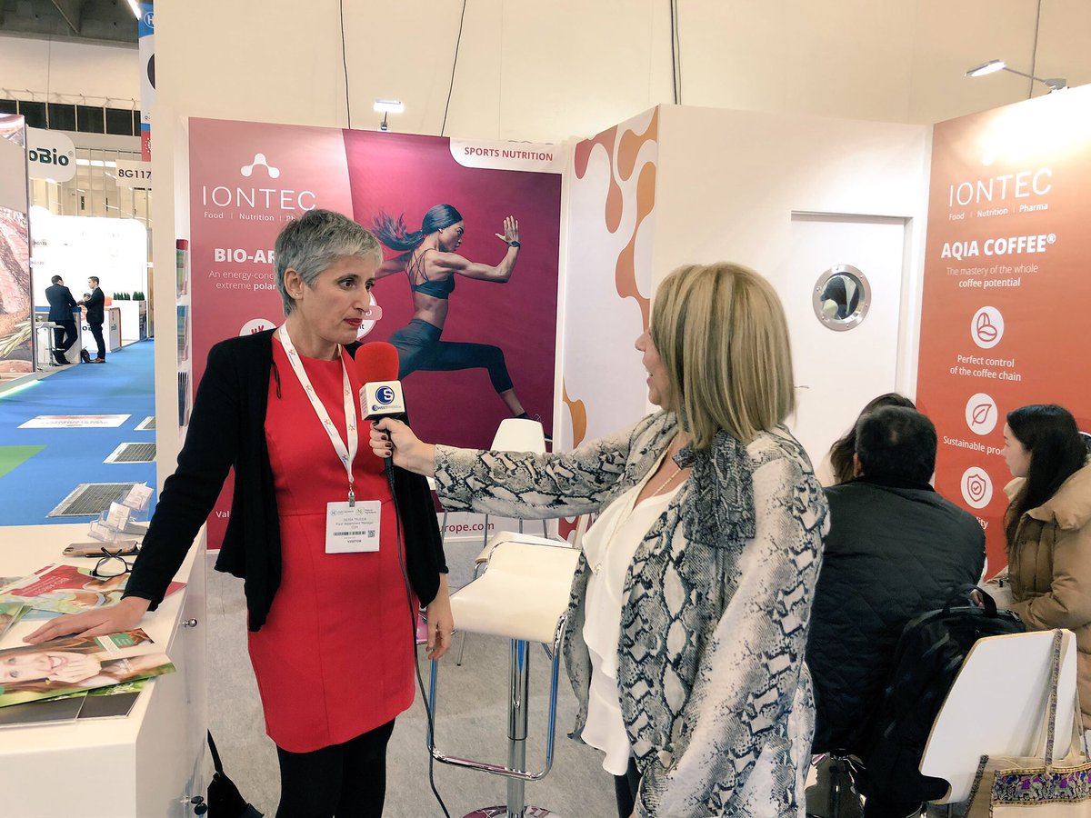 LolaFPaniagua's tweet photo. Comercial Química Masso en #HiEurope18 con sus representadas #iontec @ingredia1 #ITS.
Estuvimos con Sílvia Truda quien ha corroborado la apuesta por soluciones para la salud con la adquisición de la francesa Green Plant Extract https://t.co/tlzAv8445F