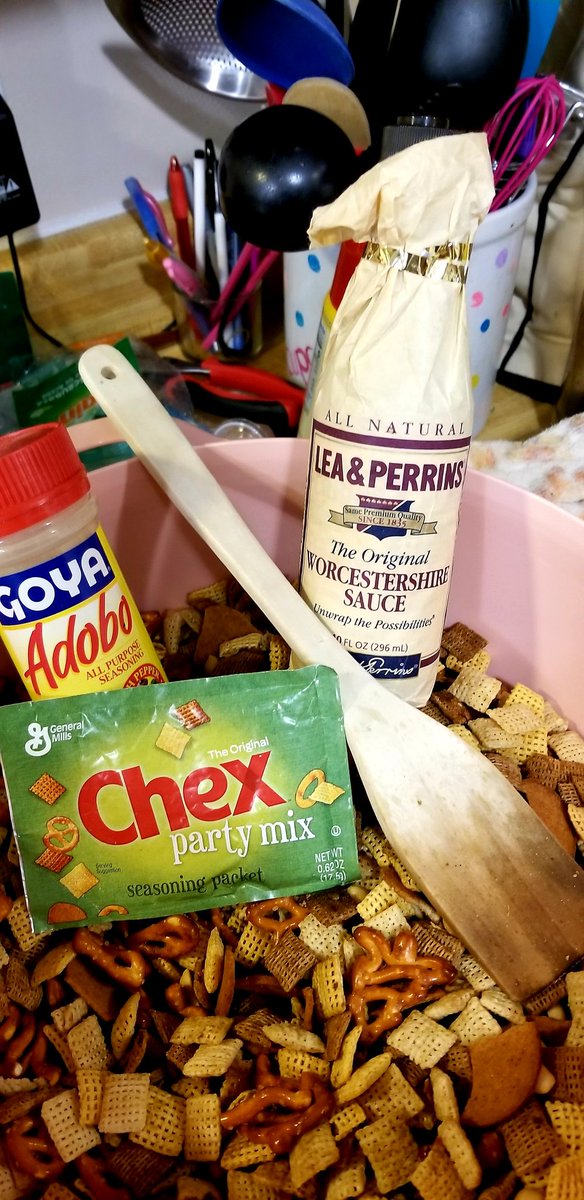 Aimeeberry0427's tweet photo. @goyaadobo @ChexMix #familytime #steppingupmygame #EXTRA https://t.co/nyNE94XNRe