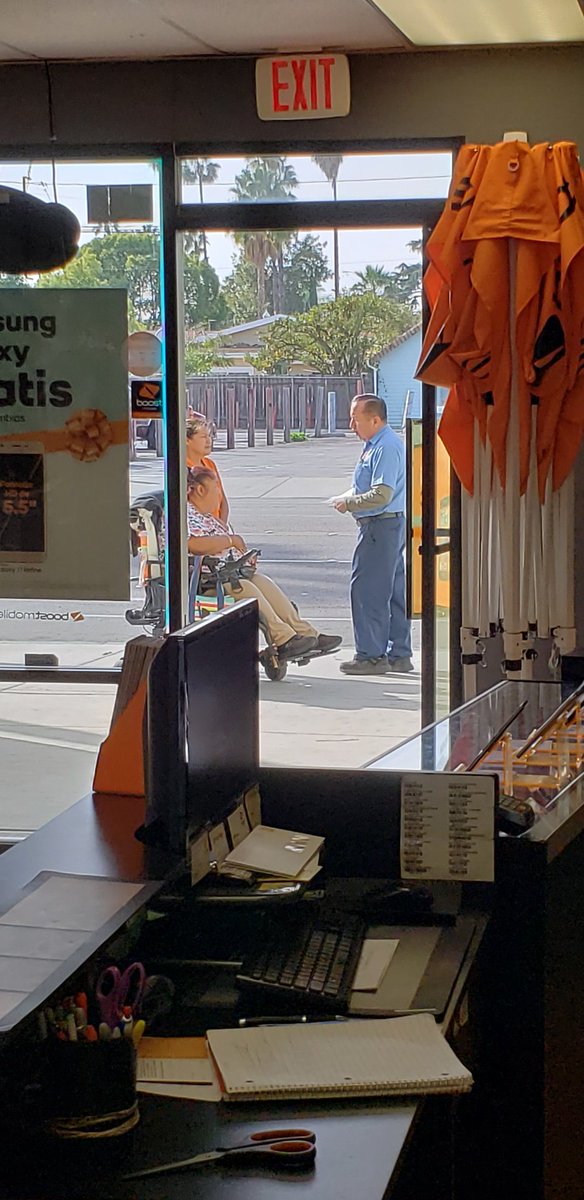 I got a new street team pasing out flyers trying hard with this aweskme promoss #equaloportunities @noreen_vip <a href="/CGuzmanVIP/">Chris Guzman</a> <a href="/Alicia_SPG/">Alicia Gonzalez</a> <a href="/DaveBerginVIP/">Dave Bergin</a>  there is no limitations when u wanna doit #proudteam