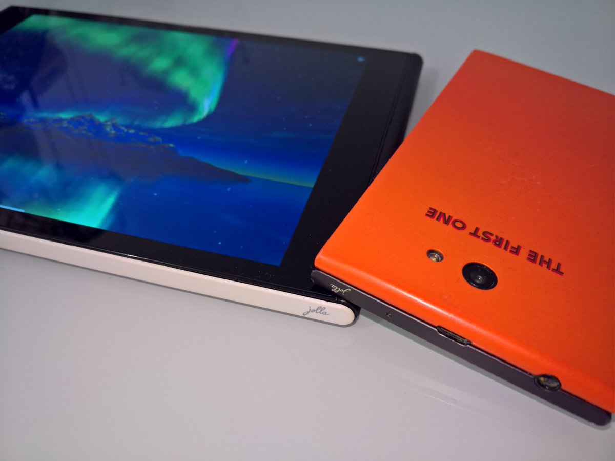 ChristianEmlek's tweet photo. @JollaHQ 
#StillUsingJolla  
#Jolla 1
#JollaTablet
#SailfishOS3 https://t.co/kbcuSgpd2u
