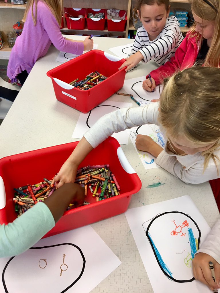 MsRosie_library's tweet image. Love when kinders find a book they love, ask for a build challenge and learn robotics all at the same time. 
#makerkids #librarylife #thesekids❤️ #kindergarten #literacy #bookchallenge #seaturtles @SCaquarium #conservation