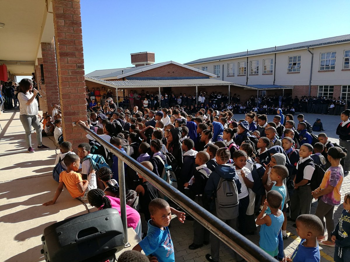 At a school in #LeeuGamka... 

#YomaisAfrikaans