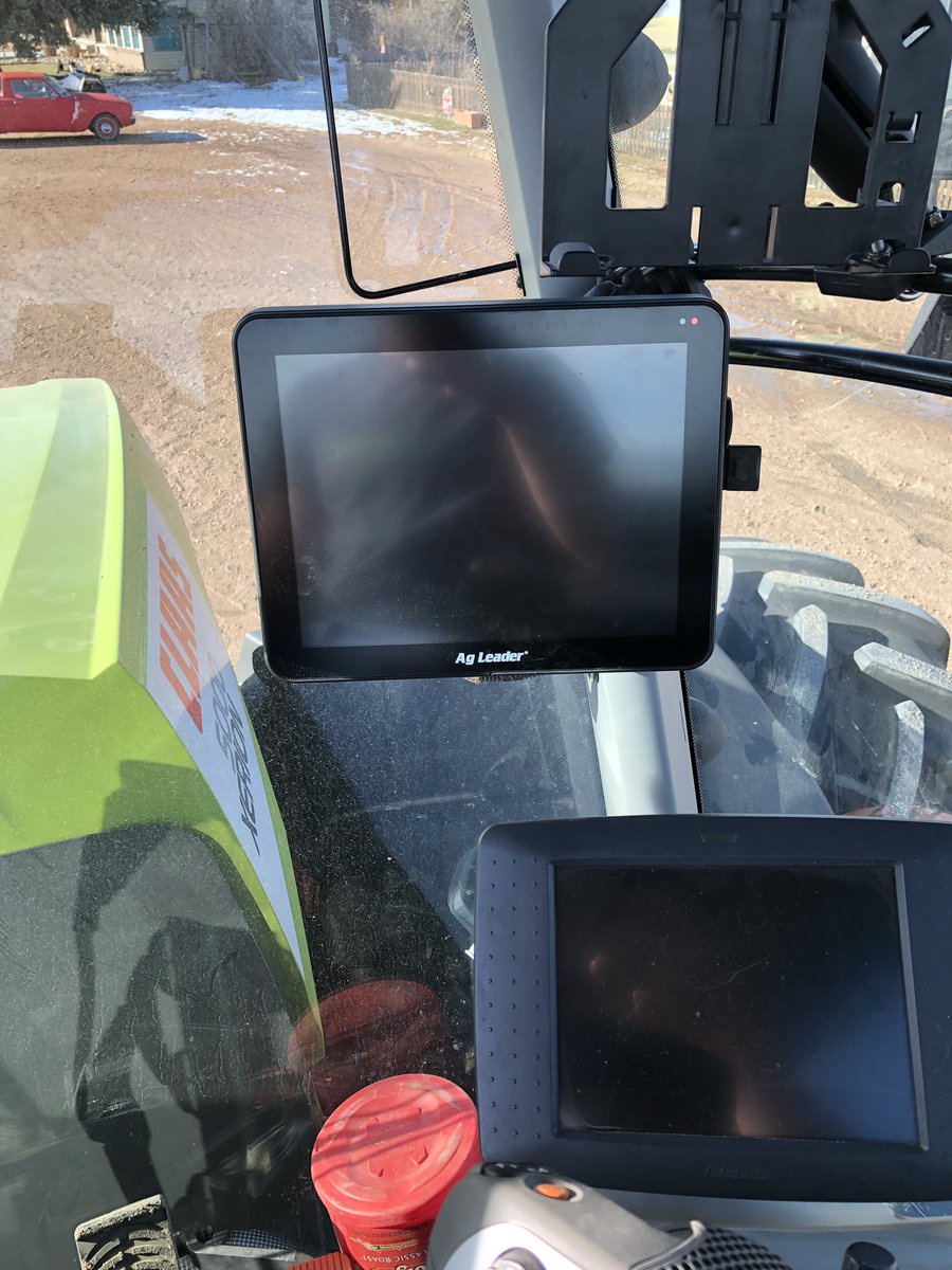 TalbertPreston's tweet image. Myth Busted: “Third party installs aren’t clean and there are cables everywhere.” False. A little time and effort, and the #InCommand1200 looks factory installed ready for autosteer with the #steercommand @AgLeaderTech @CLAAS_America