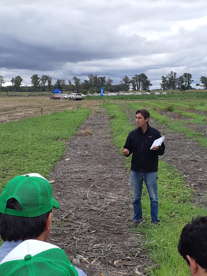 BASF_Agro_ARG's tweet photo. Hoy compartimos un día de campo junto a nuestro Embajador Royjo. #BASFenElCampo https://t.co/sRFyNfzQKF