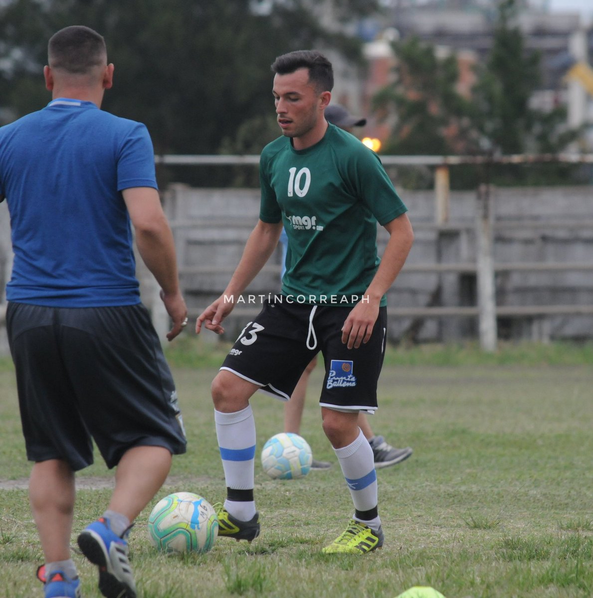 mcorrearoque15's tweet photo. Entrenamiento #SegundaBNacional en el #ParqueAncap @AUFOficial ⚽️📸 https://t.co/y1ME9c2OmF