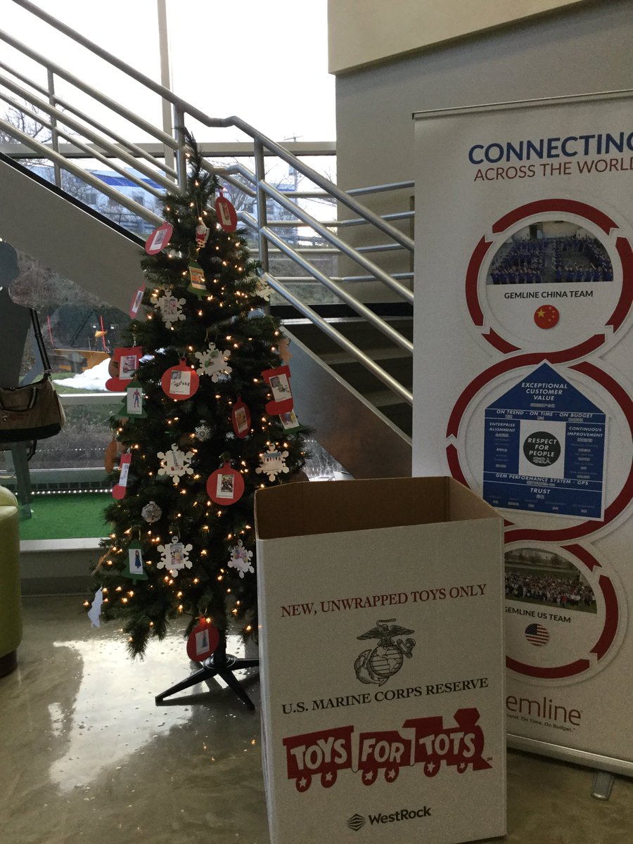 GemlineHr's tweet photo. Gemline's Giving Tree ~
We started this wonderful tradition last year, where we place ornaments on a tree with toys and employees come pick an ornament and purchase that toy for a child in need this Holiday season. #toysfortots #holidayseason #donate #giving #lifeatgemline https://t.co/ZjFKIaXdyd