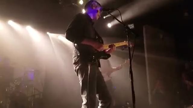 StevenMLeo's tweet photo. Between THE Something and THE Nothing....
#theoceanblue
#betweensomethingandnothing
#strobelightscantseeguitarneck https://t.co/kLA6LYAyHO https://t.co/PS7hPIP40I