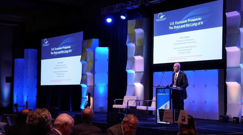 JDPowerAutos's tweet image. Robert Valletta, VP of Economic Research for the Federal Reserve Bank of San Francisco, on stage at #AutoConfLA