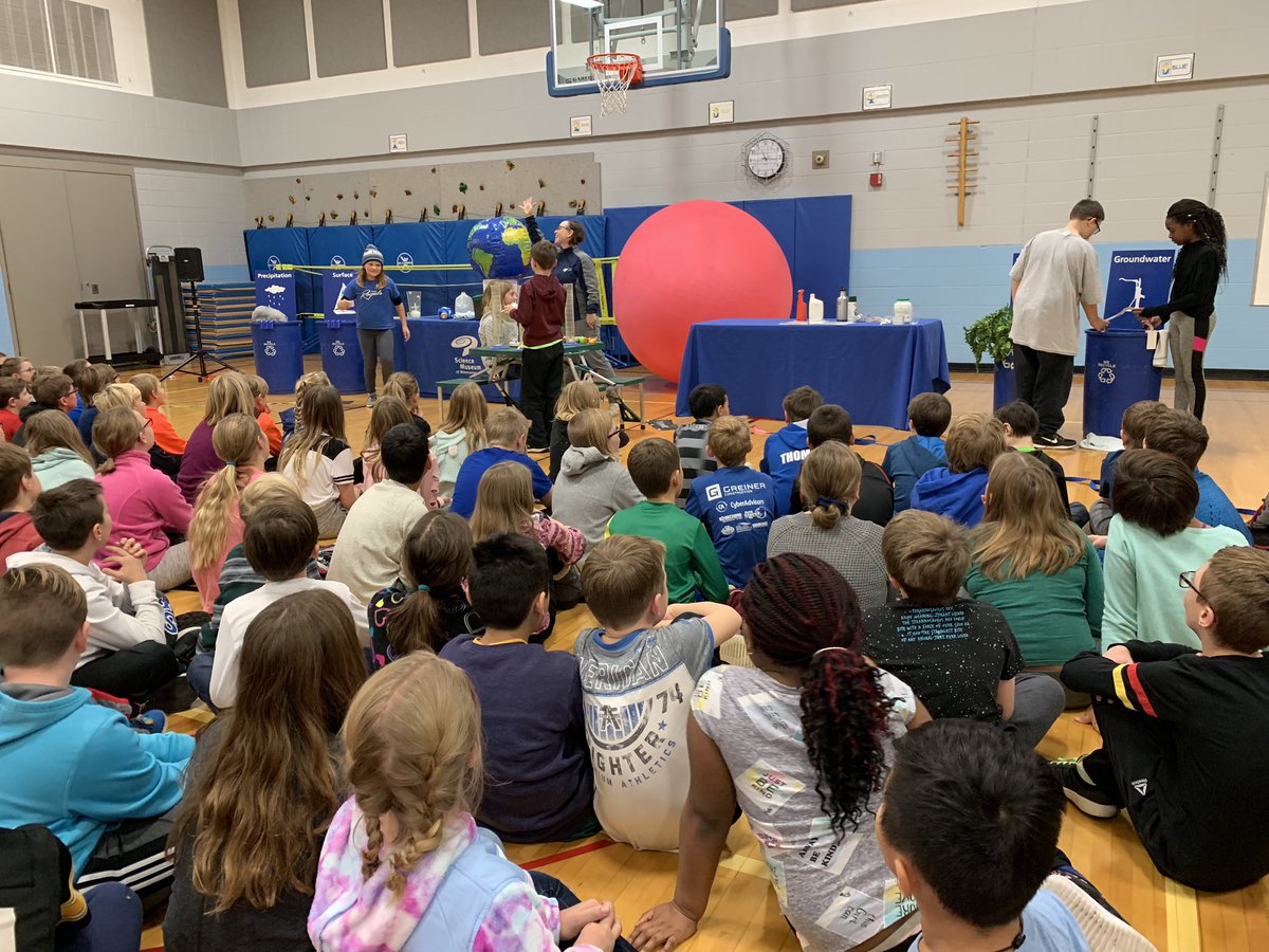 jillwaldron's tweet photo. 369,820,250,000,000,000,000 gallons of water on our planet! Our Ss are learning that despite that big number, water is a precious resource we must conserve and protect. Thank you, @sciencemuseummn @RESRocketPride https://t.co/KL0qWQXri7