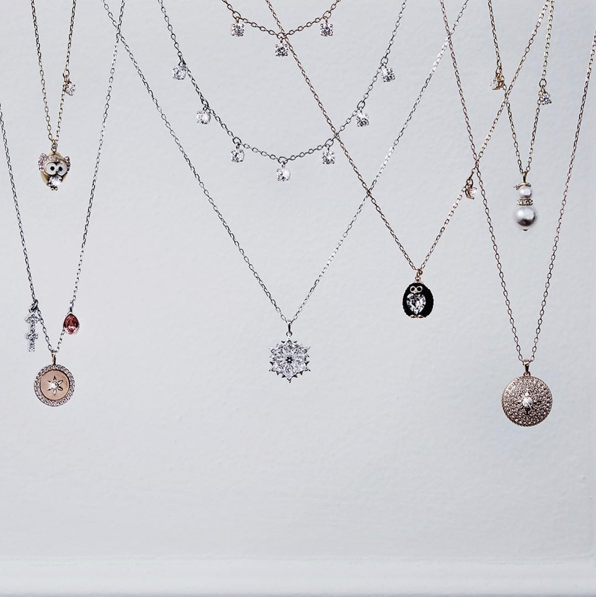 NewParkMall's tweet photo. Little pendants, big personality. [Swarovski] #giftforher https://t.co/Enrfu1EOUk
