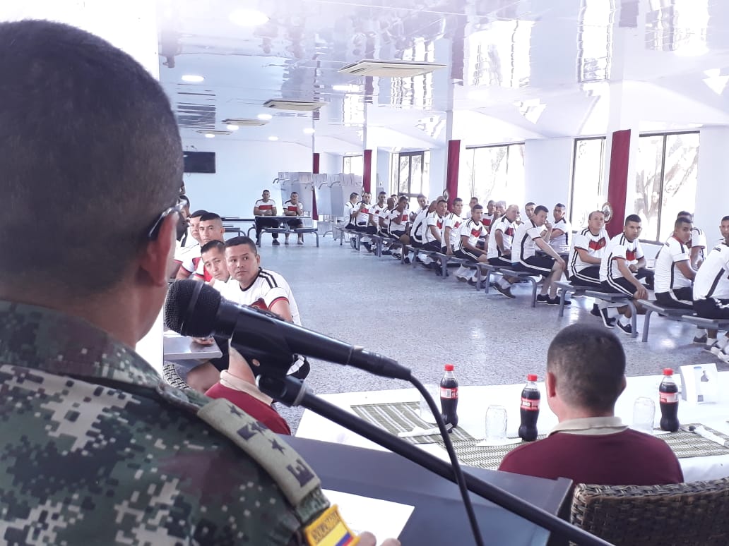 Ingenieros_EJC's tweet photo. 68 Soldados profesionales del #BAMAI #BIOPE #BIADE, de la Brigada Especial de @Ingenieros_EJC empiezan su etapa de retiro asistido, luego de 19 años al servicio de la Patria celebran este logro en compañía del Sr. CR Ricardo Roque con una eucaristia y un almuerzo de compañeros. https://t.co/3FQTe9pvSj