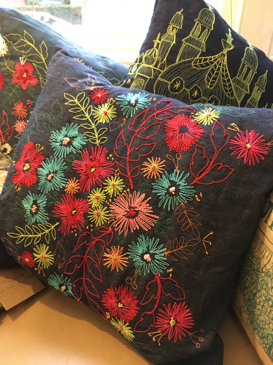 SalonDesSources's tweet photo. Always a favourite, beautifully embroidered cushions by @susan_kennewell Textile Design, another wonderful gift idea available at the Salon this weekend!
Christmas Artists Open Houses 2018 @artistshouses #aohxmas #aoh #Brighton #Hove #giftlists https://t.co/YcHORJZnIx