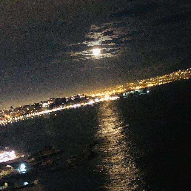 FuMoBespokenyc's tweet photo. #tonight in #Naples #moon in the #see  #🌖 https://t.co/alj8otxmRV https://t.co/xpTSKWUUKS