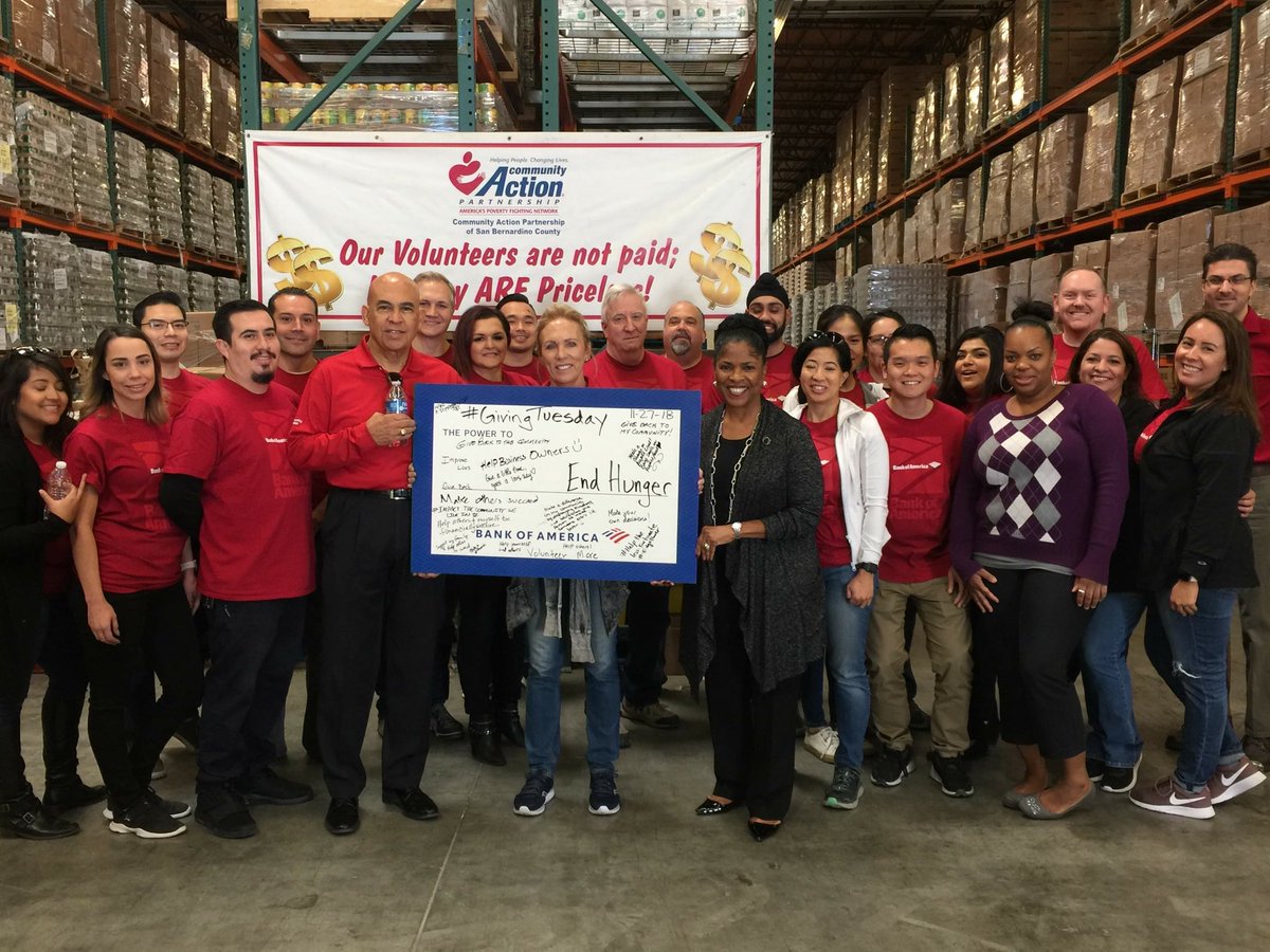 So proud of all the work our ⁦@BankofAmerica⁩ team did today at the ⁦@CAPSanBernardin⁩ Food Bank! Thanks to the #BofAVolunteers, people in need around #San Bernardino will have a brighter holiday season. #GivingTuesday