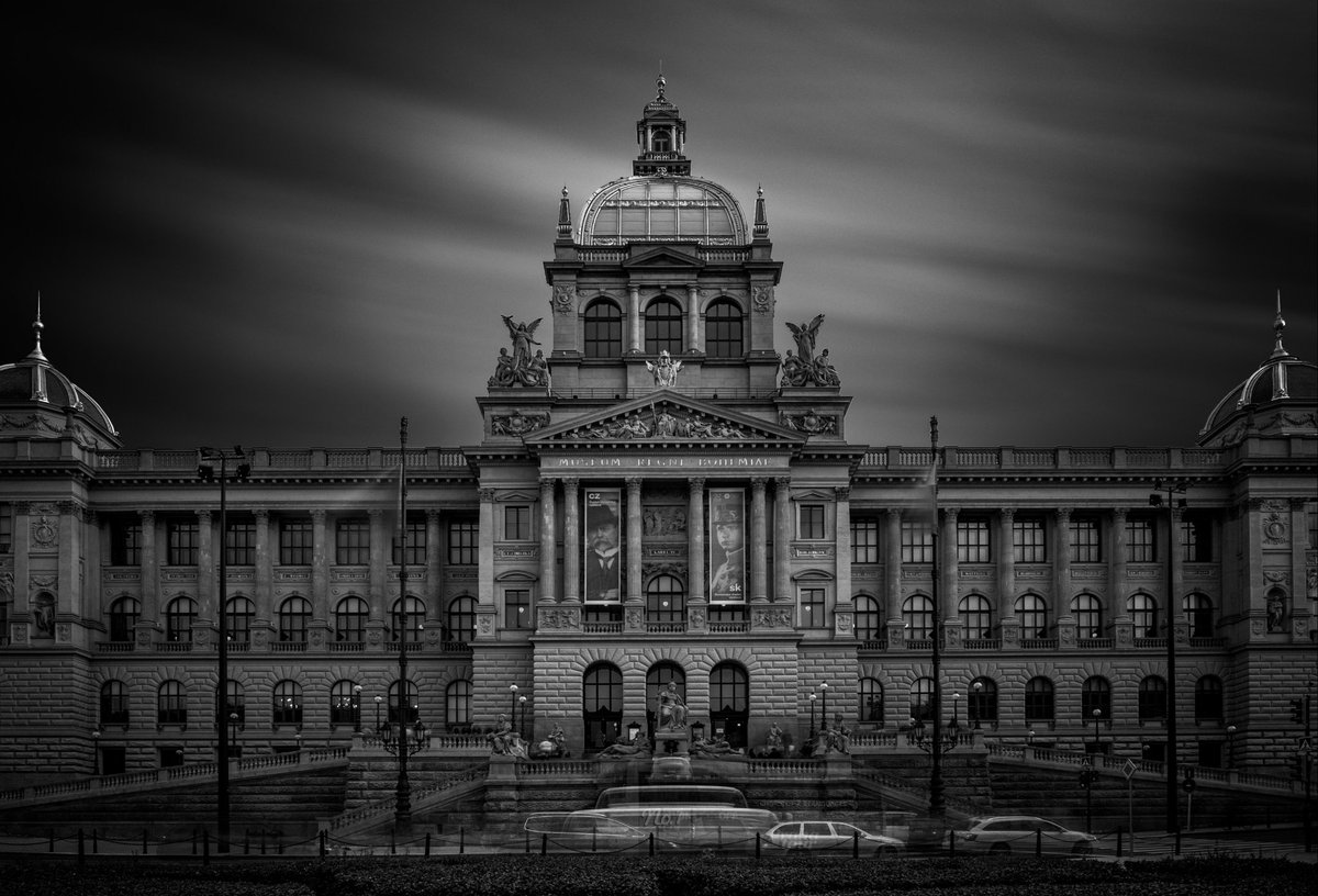 MartinGallie's tweet photo. National Museum in Prague
https://t.co/TA9QALKnoG

#nationalmuseum #longexposure #monochrome #architecture #fineart #blackandwhite #photography #historical https://t.co/gk3vnrMgMV