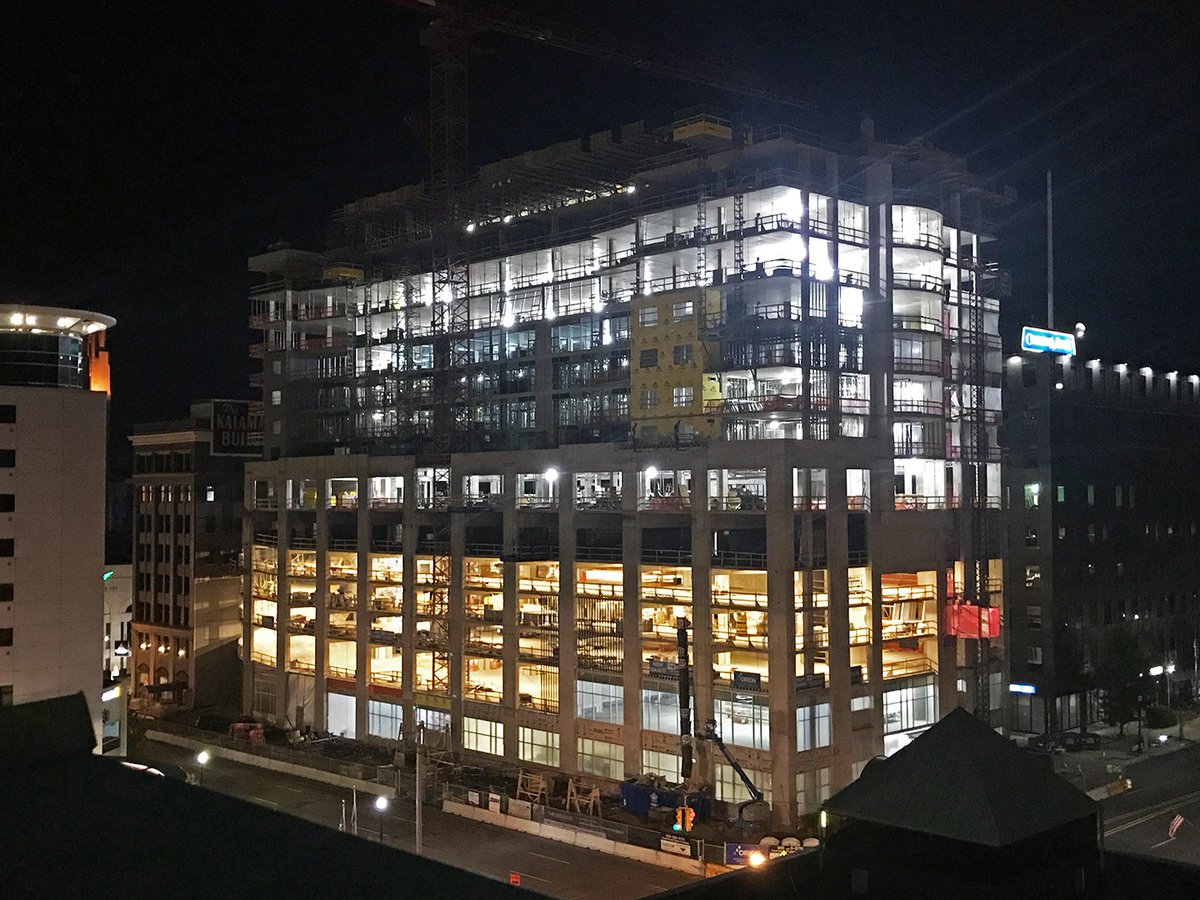 ByceAssociates's tweet photo. Check out this cool evening shot of The Exchange Building in Downtown Kalamazoo! #ByceAssociates #InnovativePracticalSolutions #Engineering #Architecture #InteriorDesign #DiscoverKzoo https://t.co/bhI7j7LHRU