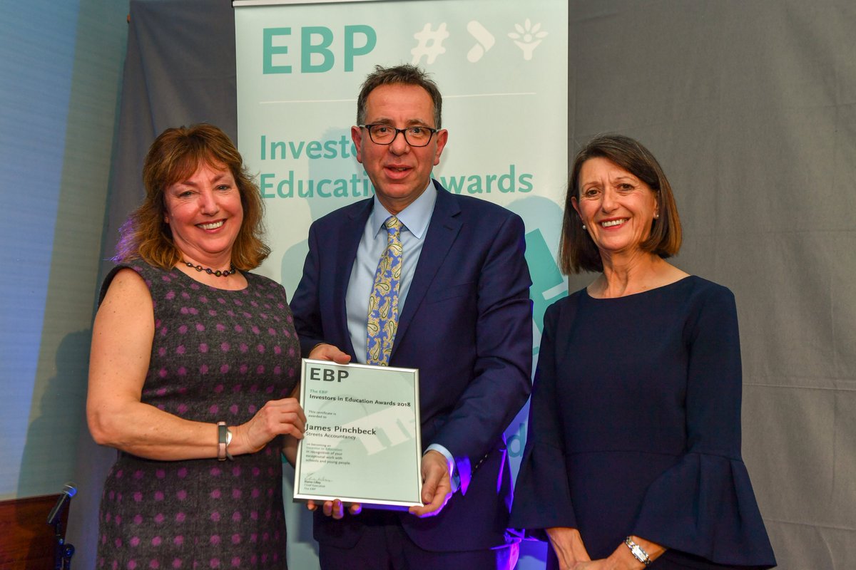 EBP_UK's tweet photo. James Pinchbeck of @StreetsAcc is collecting his Investors in Education Award for his engagement with the #MiniExec programme #IiEAwards https://t.co/V3RjIG4iDr