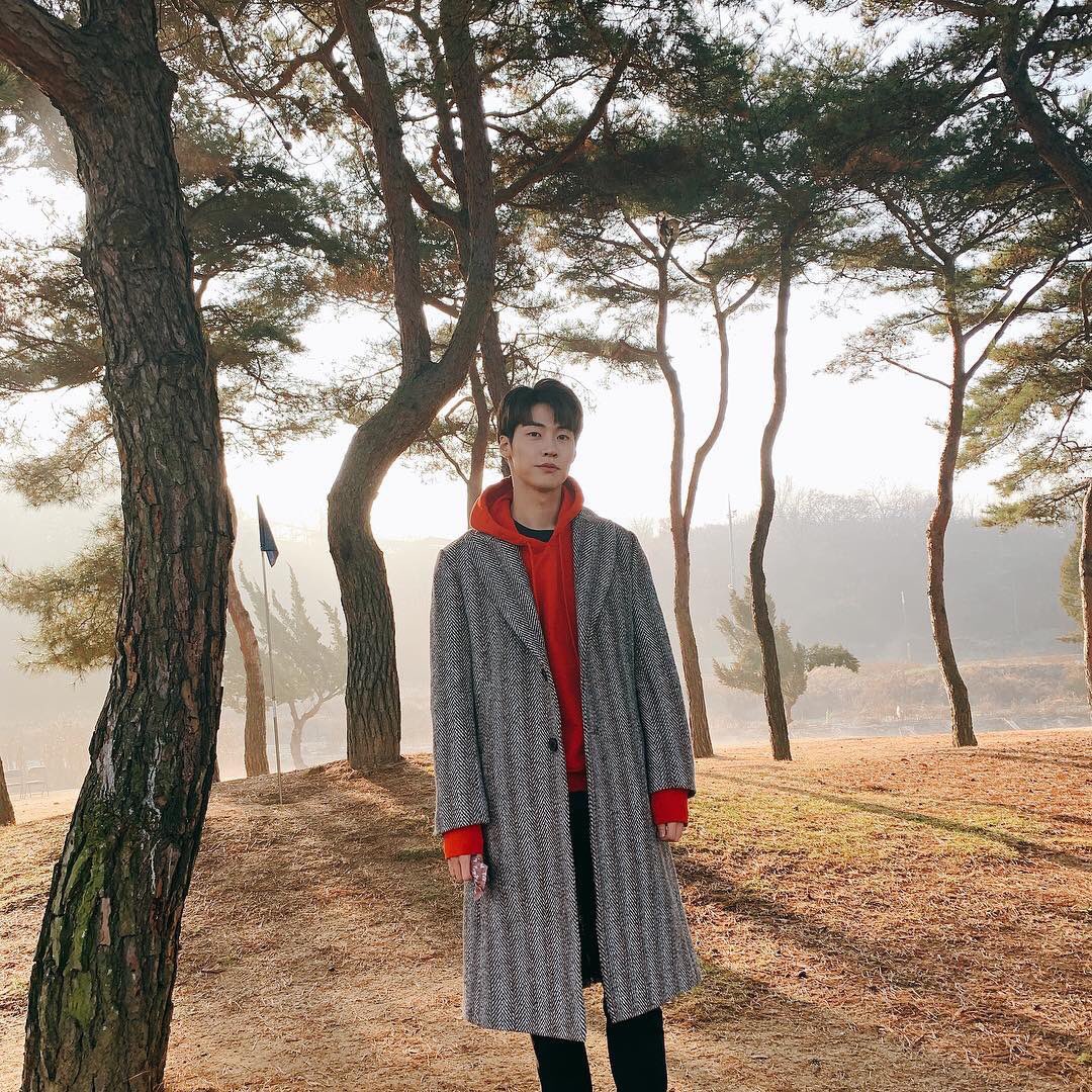 NflyingBE's tweet photo. [📷] 27.11.2018 | INSTAGRAM | sssn9_zzzn9

🇧🇪 Hier, Junhyuk au retour du travail 🌈 
#photodebout 

———
Crédit trad : 
KR-FR: Nflying Belgique https://t.co/eyuJDnozR6