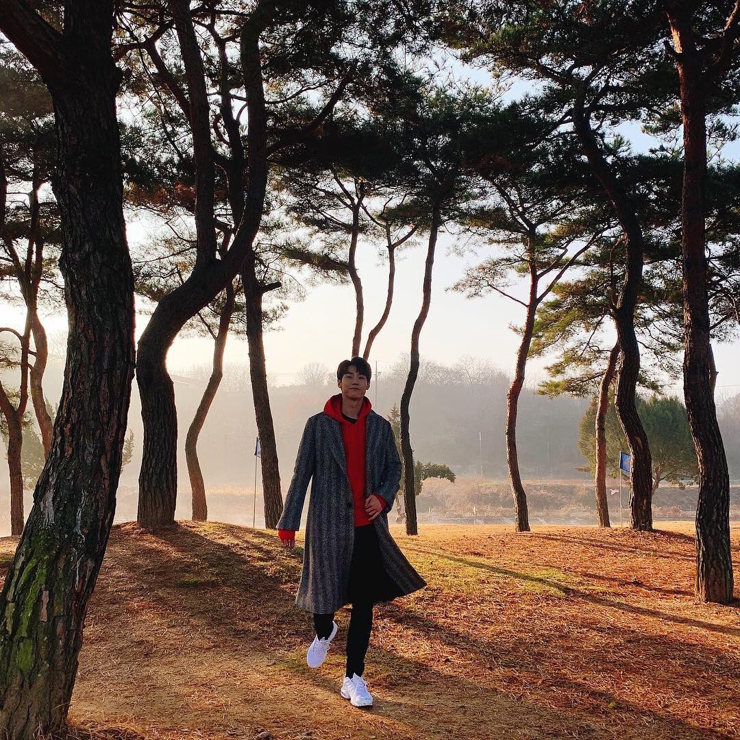 NflyingBE's tweet photo. [📷] 27.11.2018 | INSTAGRAM | sssn9_zzzn9

🇧🇪 Hier, Junhyuk au retour du travail 🌈 
#photodebout 

———
Crédit trad : 
KR-FR: Nflying Belgique https://t.co/eyuJDnozR6