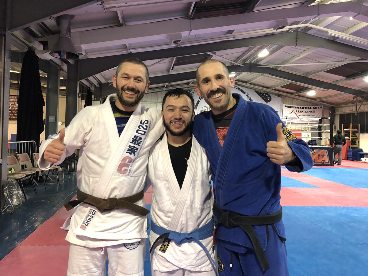 Niko540's tweet photo. My absolute pleasure having a 10 roll tonight with @barbiero76 and having a catch up after, didn’t get to roll with @koolashaka but I’m sure we will soon and be a pleasure 🙏🙏 #bjj #gi #grappling #2session #today #avt https://t.co/NbKJZOUAYW